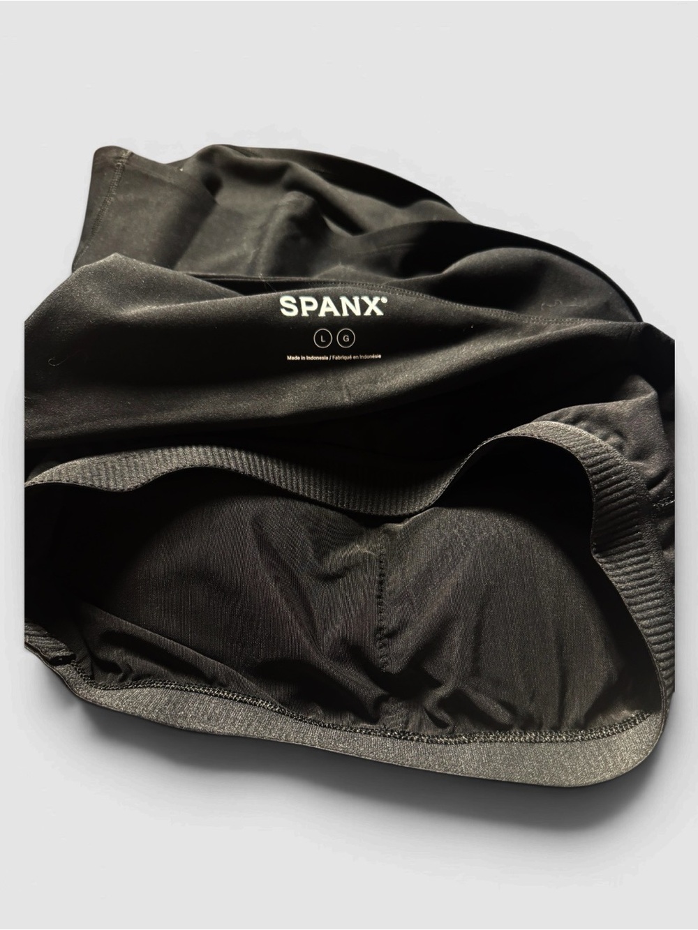 SPANX Black SPANXsmooth OnForm Asymmetrical Built In Bra Tank Sz. L - Picture 4 of 5